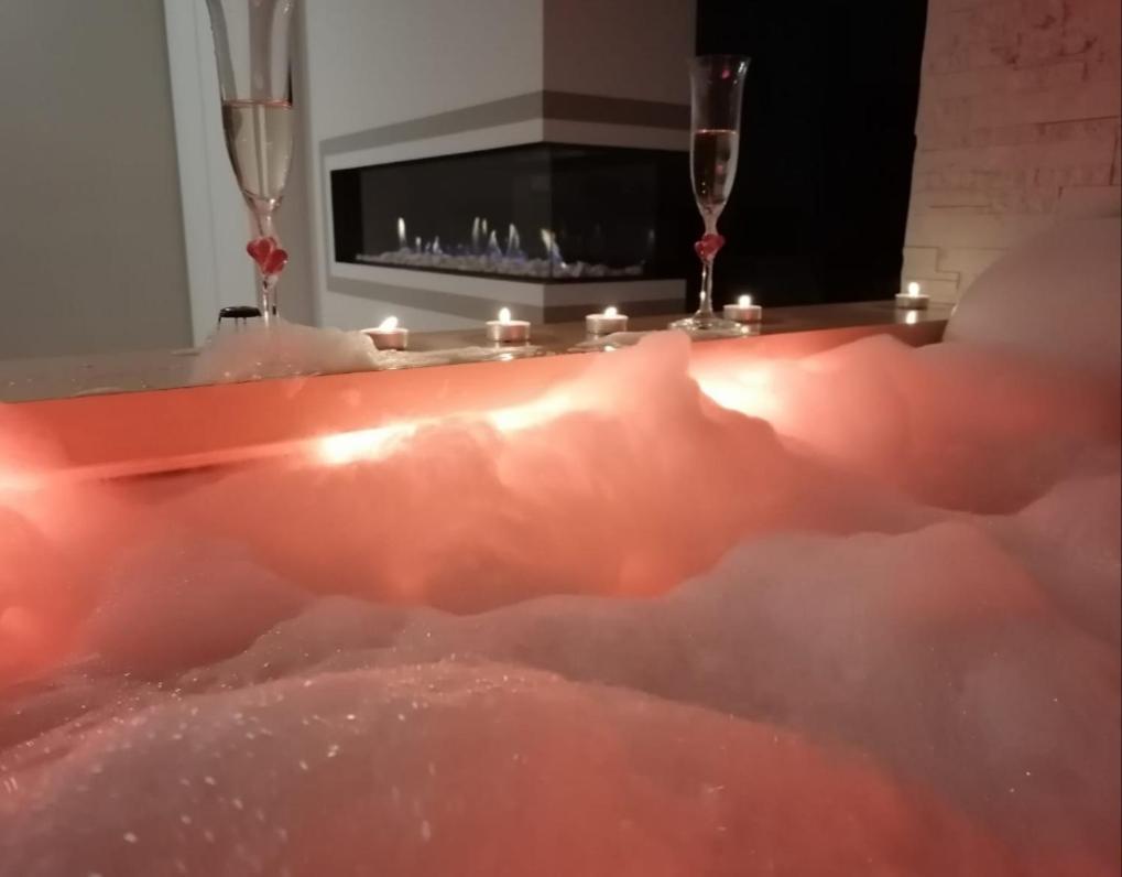 Romantic Suite Монополи Екстериор снимка